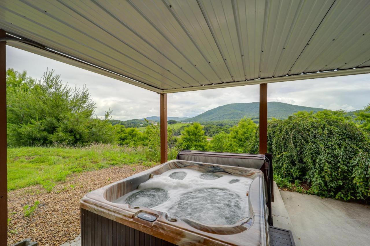 Classy Home With Hot Tub And Mt Jefferson Views! West Jefferson Εξωτερικό φωτογραφία